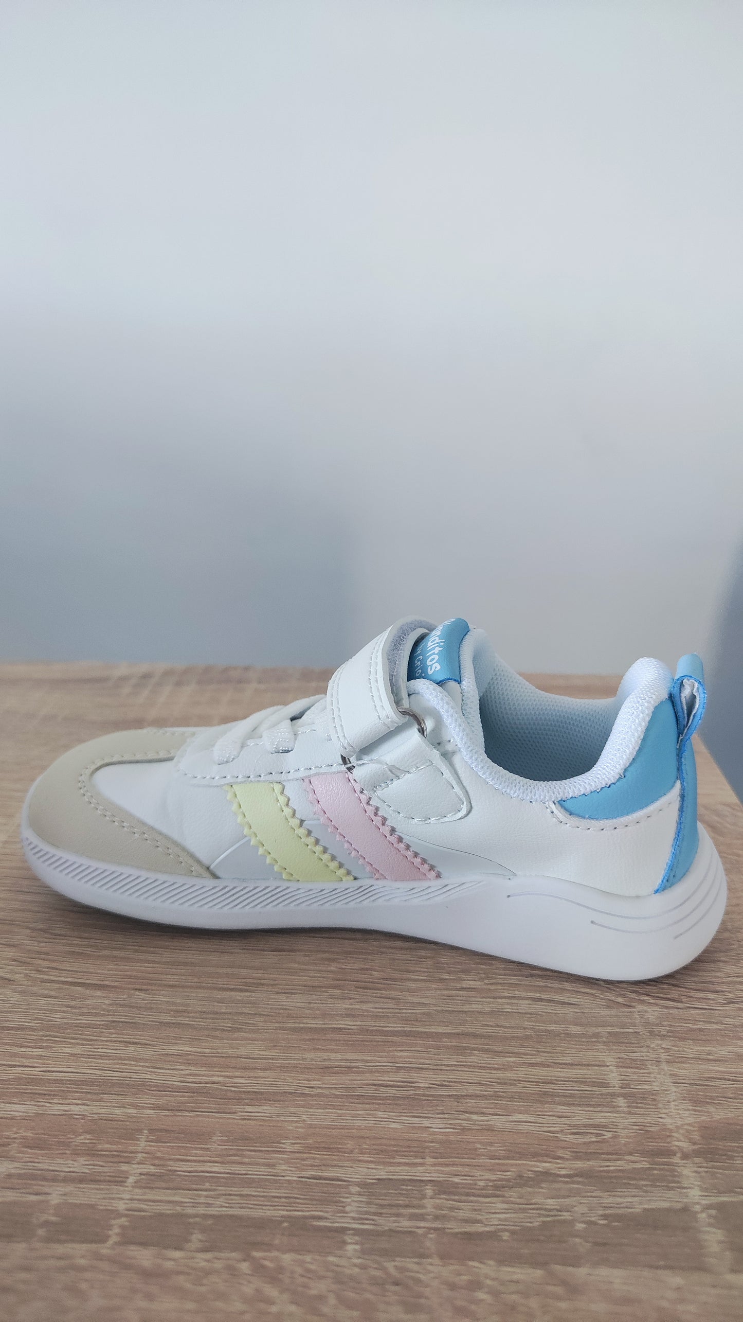 Sapatilhas Vegan Ares Rosa, azul e amarelo- Blanditos By Crio´s