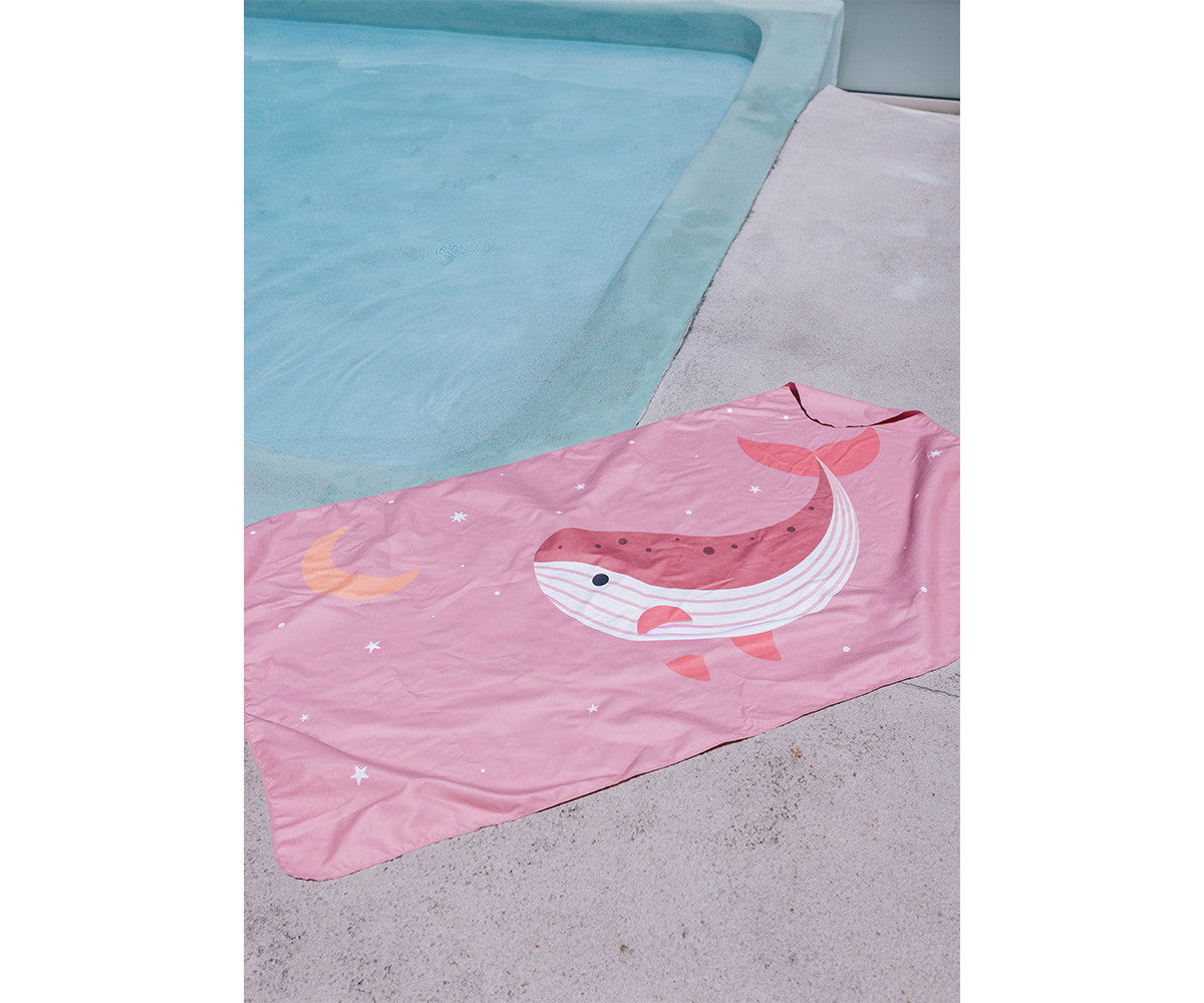 Toalha Praia Microfibra Whale Pink- Monneka