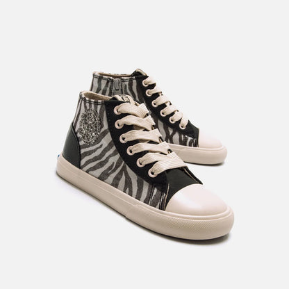 Sapatilhas Botim Mustang Free Kids- Tiger off White
